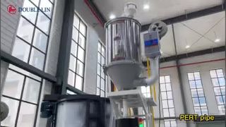 Ceremonia de inauguración de la fábrica de oleoductos