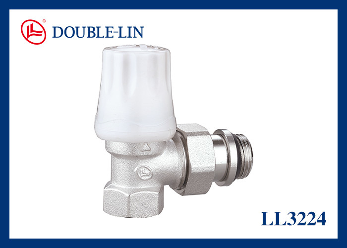 Válvula de radiador manual angular tipo DIN259 Rosca 32℉ a 248℉ Temperatura de trabajo Tamaño 1/2" a 3/4"
