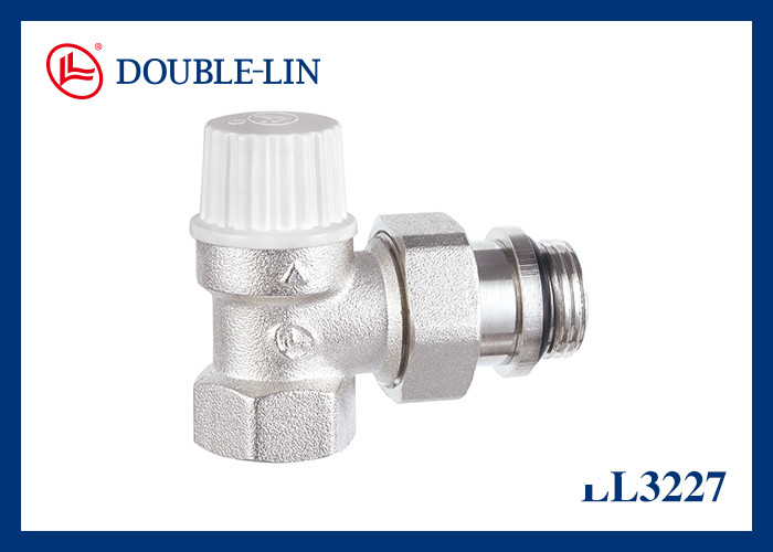 Válvula de radiador manual tipo angular 145psi Presión de trabajo de 32℉ a 248℉ Rosca BS2779